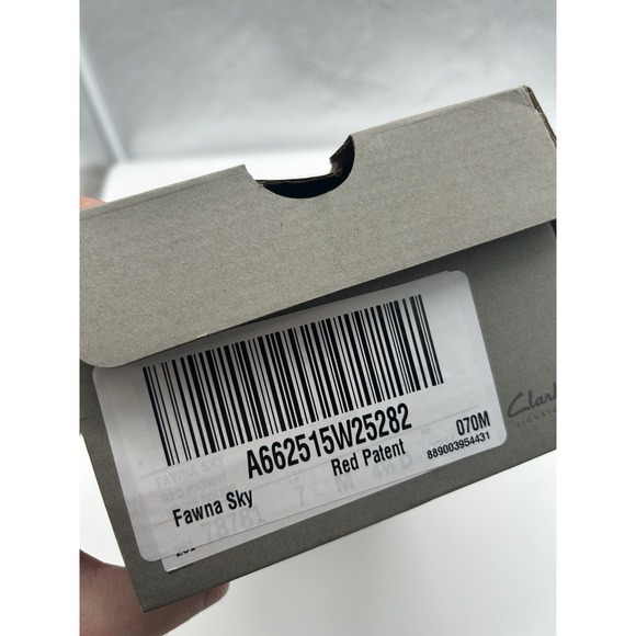 Clarks Cherry Red Patent Flats - Picture 8 of 8